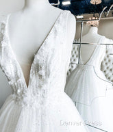 White V Neck Tulle Lace Long Prom Gown Wedding Dresses